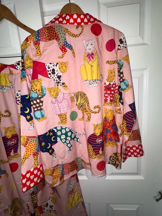 Whimsical Leopard Print Pajama Set | Pink Novelty Cats Hearts Lounge Set M - Picture 8 of 11